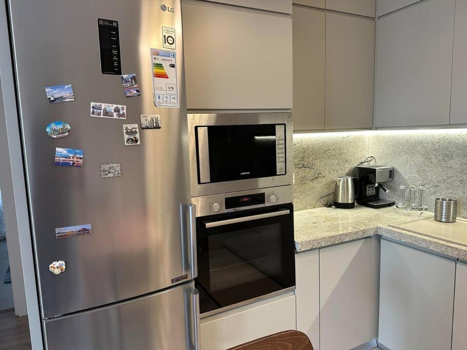 Family Friendly 2 Bedroom Apartment Eden Gardens Tirana City Center Dış mekan fotoğraf